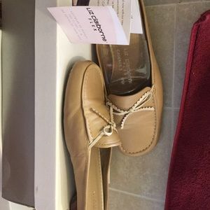 Soft leather low heel mule with bow detail